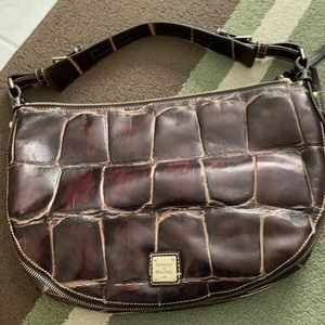 EUC Dooney and Bourke Hobo shoulder bag